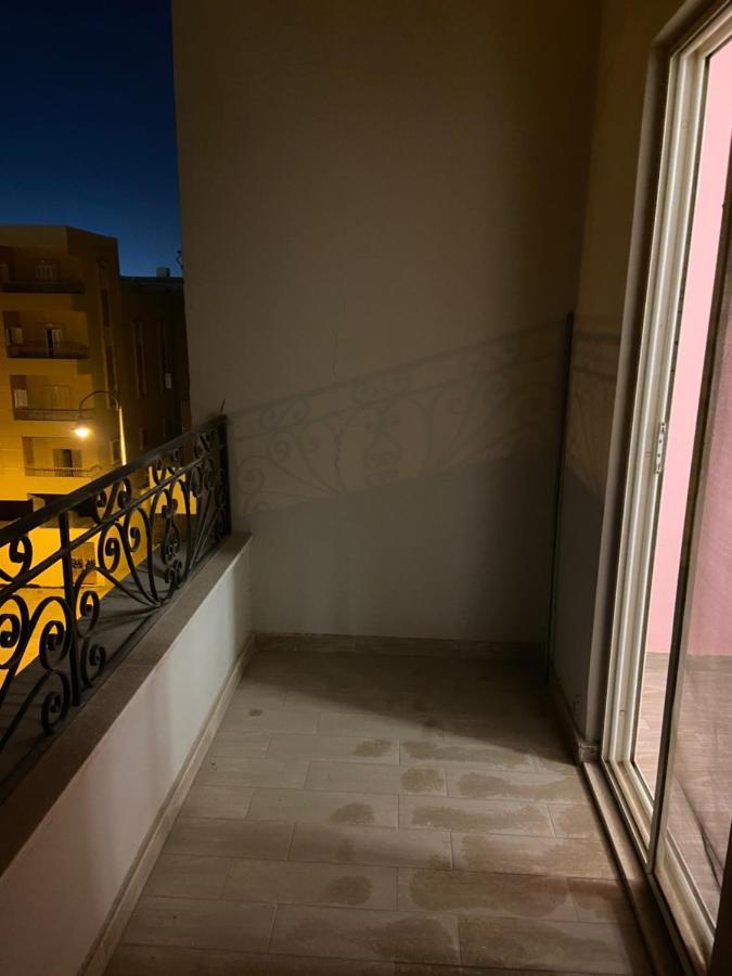 Apartment Rooftop With Terrace, El Nakheel Compound *